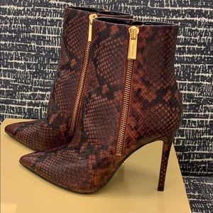Michael Kors Keke Booties Embossed leather(NWT)